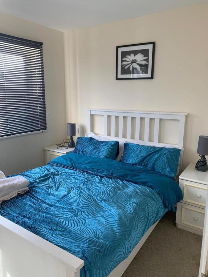 Charming 2-Bed House In London Villa ภายนอก รูปภาพ